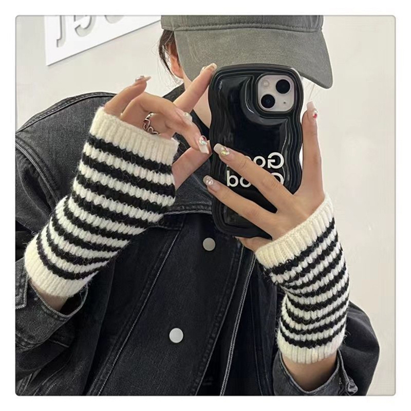 Fingerless Glove Knit - 짧은 스트라이프 패턴의 손가락이 없는 장갑,